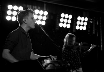 Beleuchtung Bandhintergrund durch Andreas Gleich aus Hannover mit LED-Scheinwerfern und Lichtsteuerung